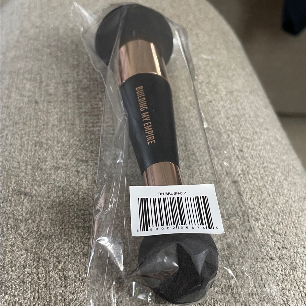 2/$20 RealHer Large Dual Head Makeup Brush Beauty Blender NWT - Picture 7 of 7
